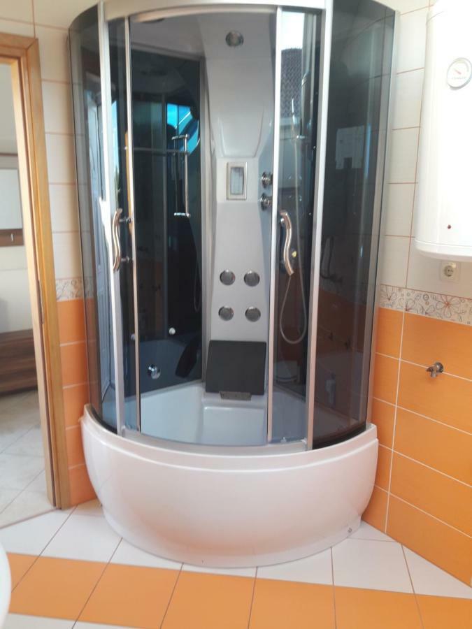 Apartmani Kuzmic Vrsi Buitenkant foto