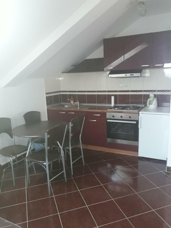 Apartmani Kuzmic Vrsi Buitenkant foto