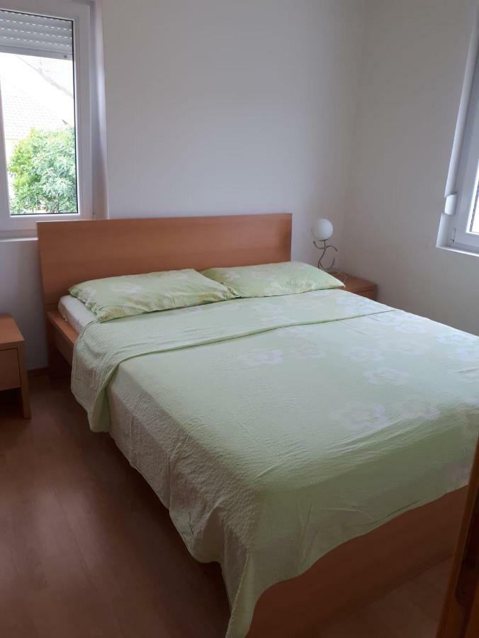 Apartmani Kuzmic Vrsi Buitenkant foto