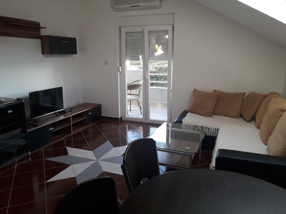 Apartmani Kuzmic Vrsi Buitenkant foto