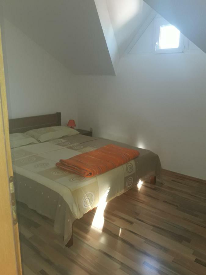 Apartmani Kuzmic Vrsi Buitenkant foto